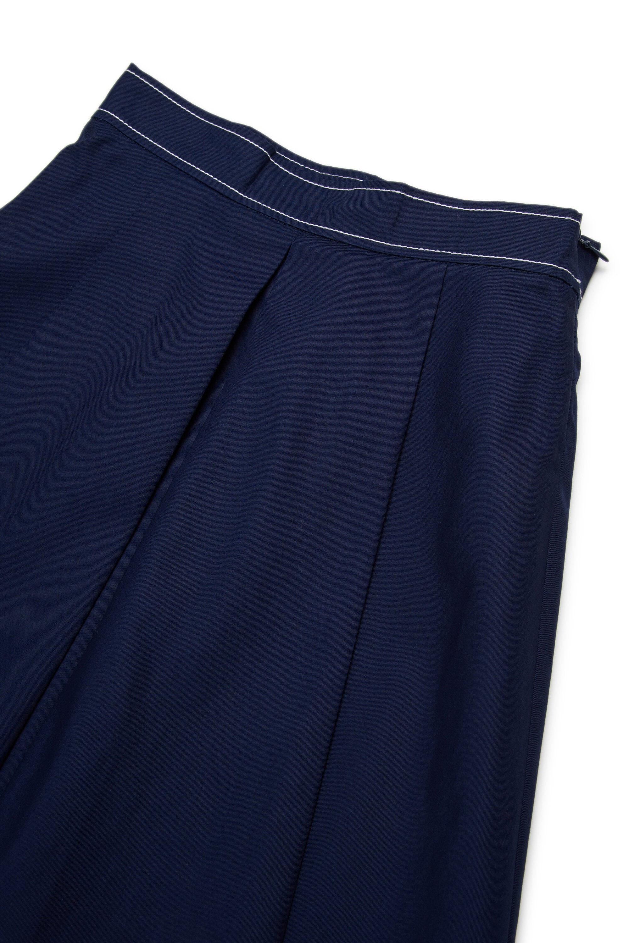 Pleated skirt with logo