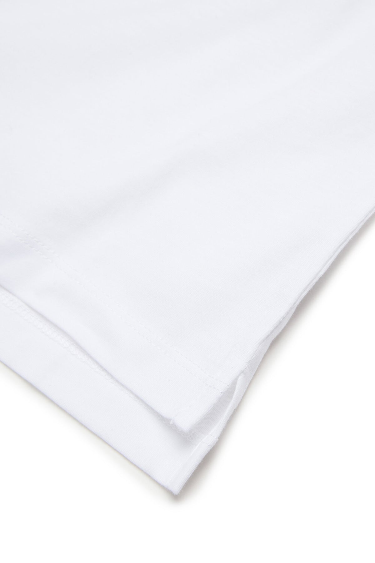 Polo shirt with logo on the chest