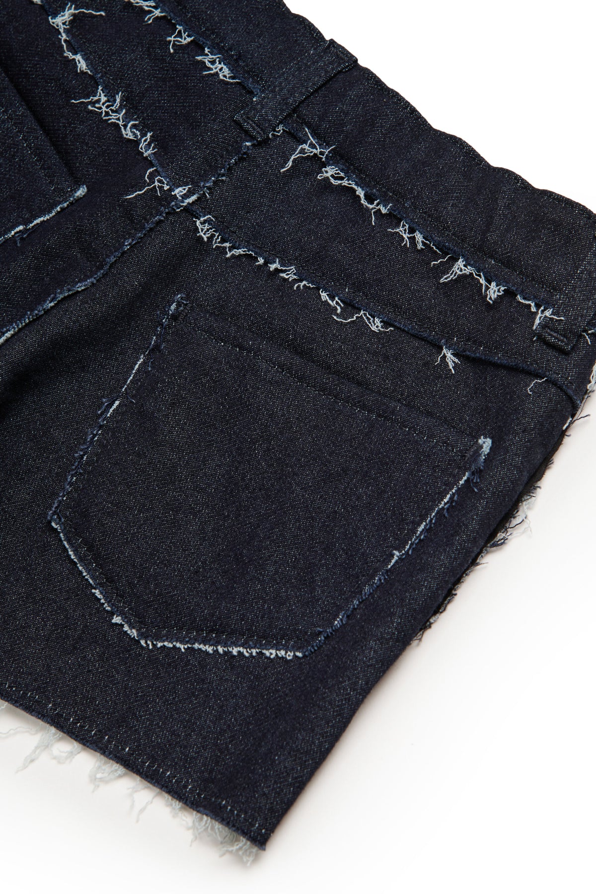 Shorts vaqueros con logo en la parte delantera