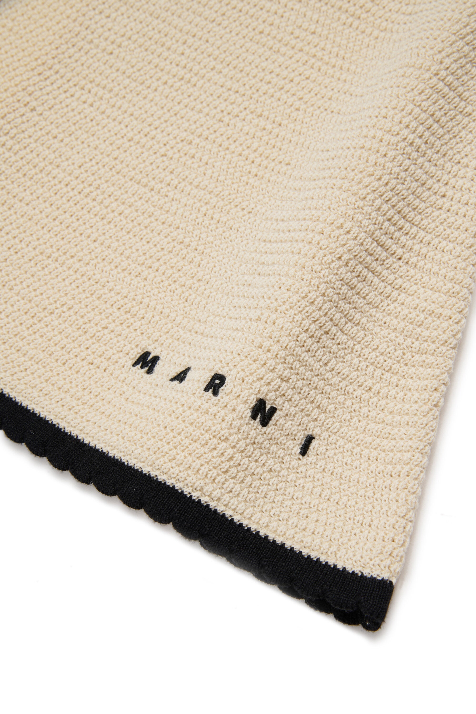 Falda de red con logotipo