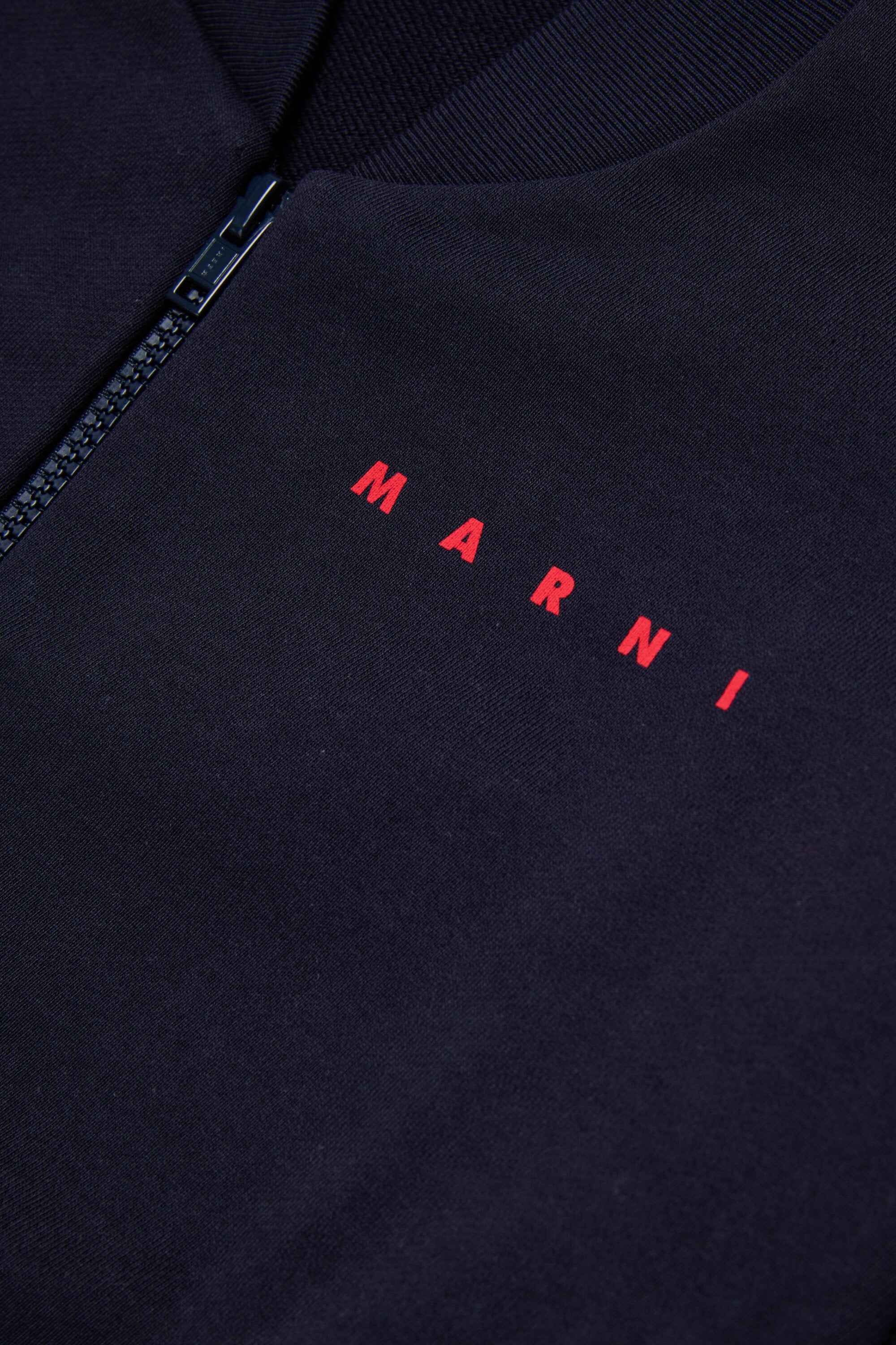 Sudadera con cremallera y logo
