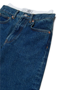 Jeans con logo sobre banda elástica
