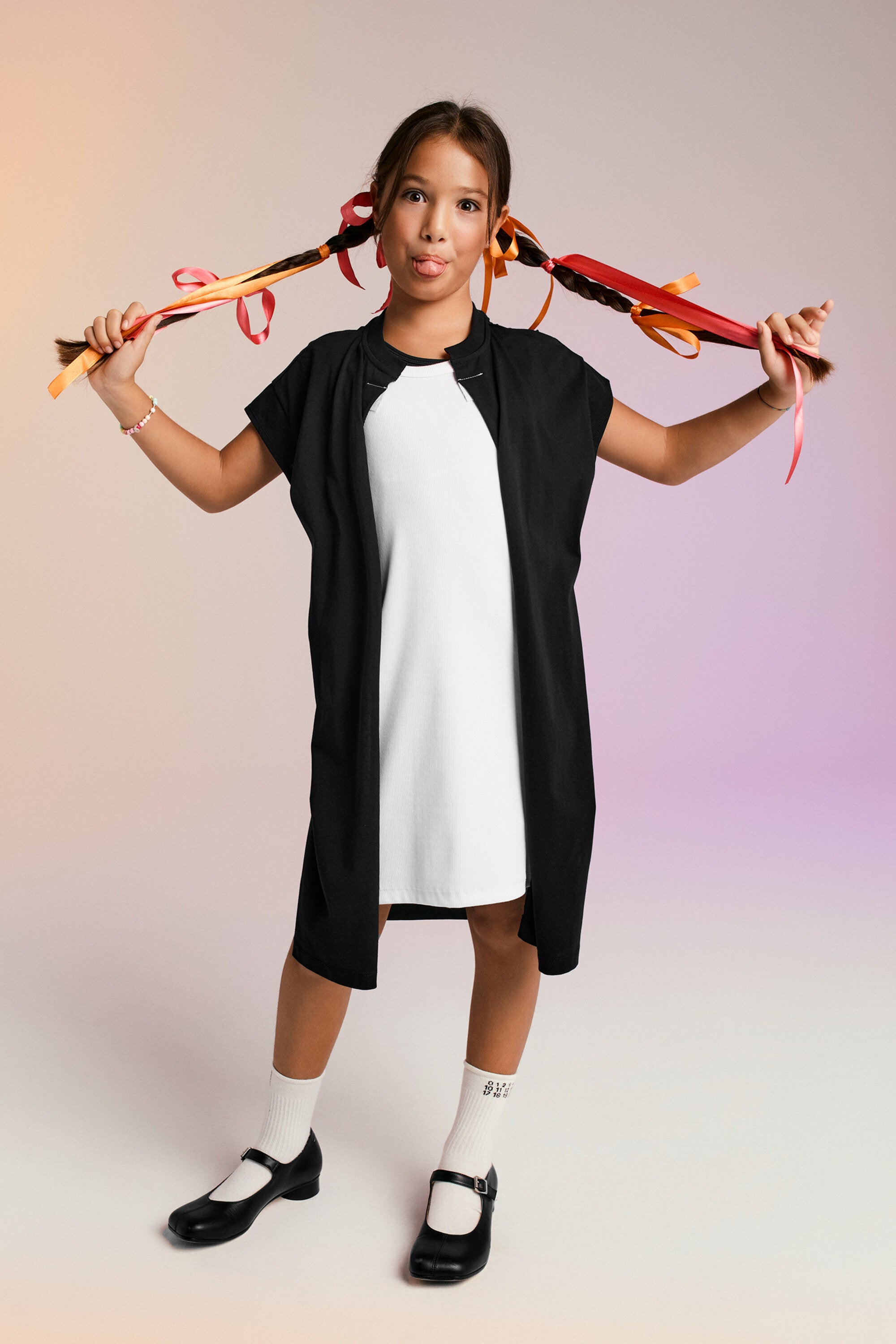 Vestido recortado con detalles de corte en crudo