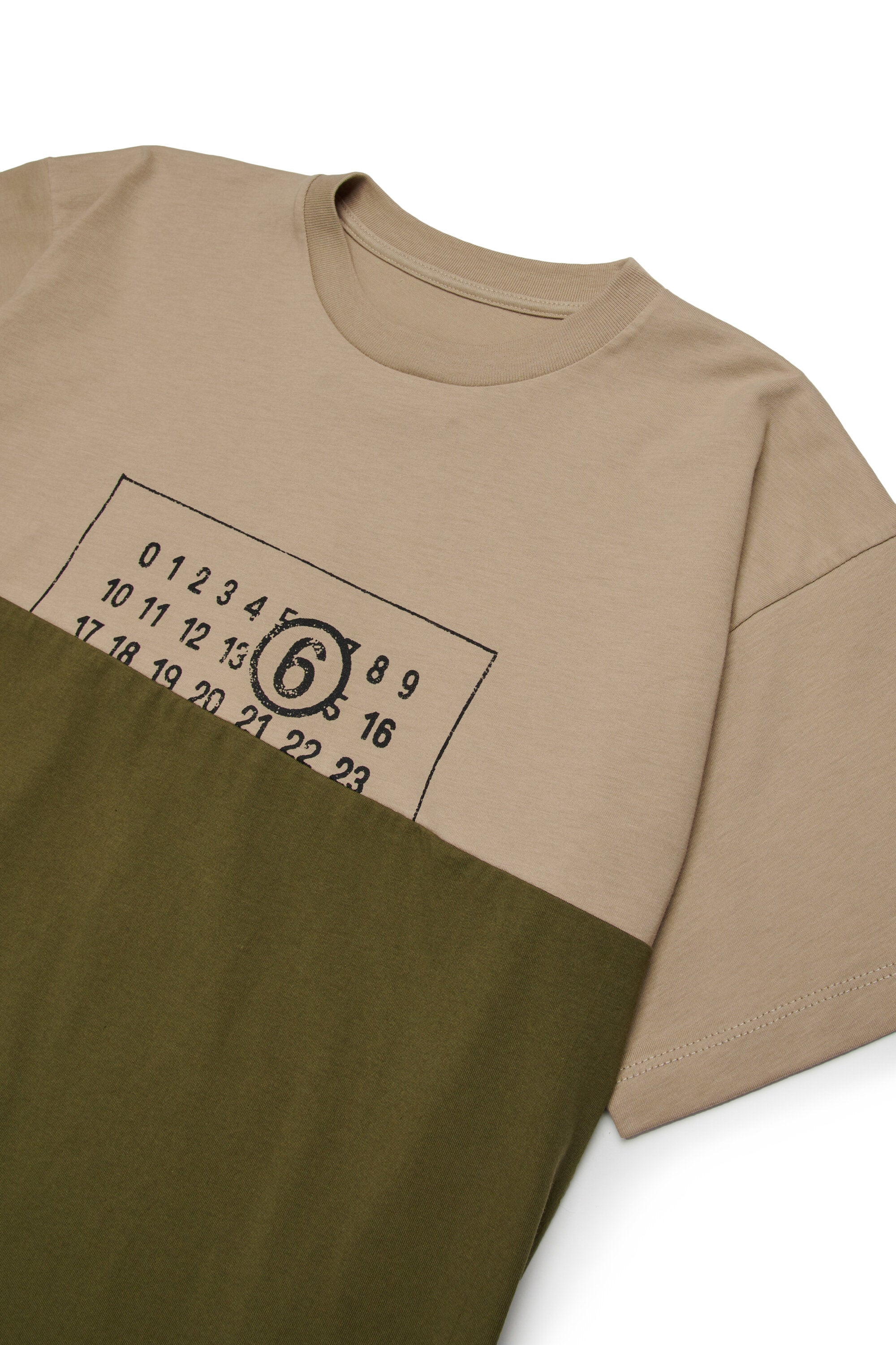 Camiseta bicolor de jersey recortado