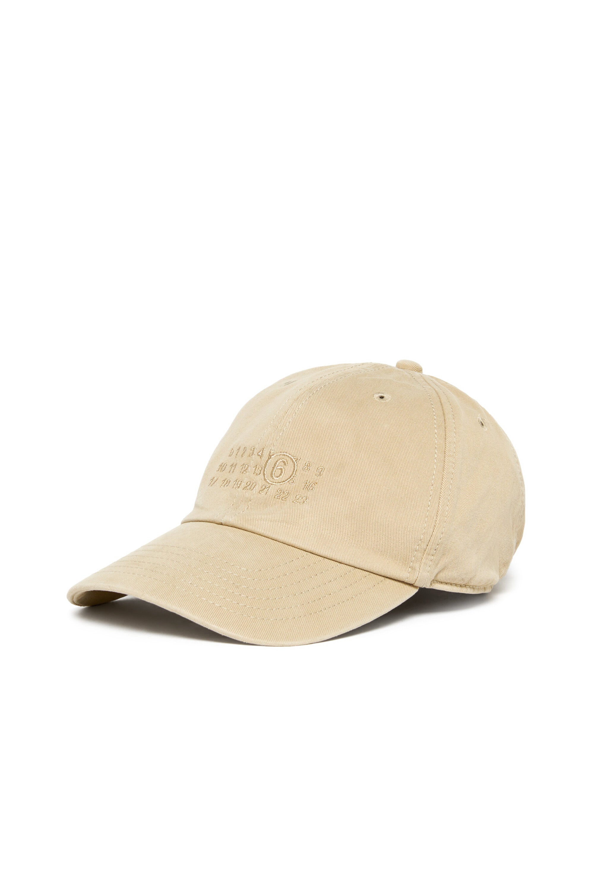 Baseball cap in gabardine with a worn effect