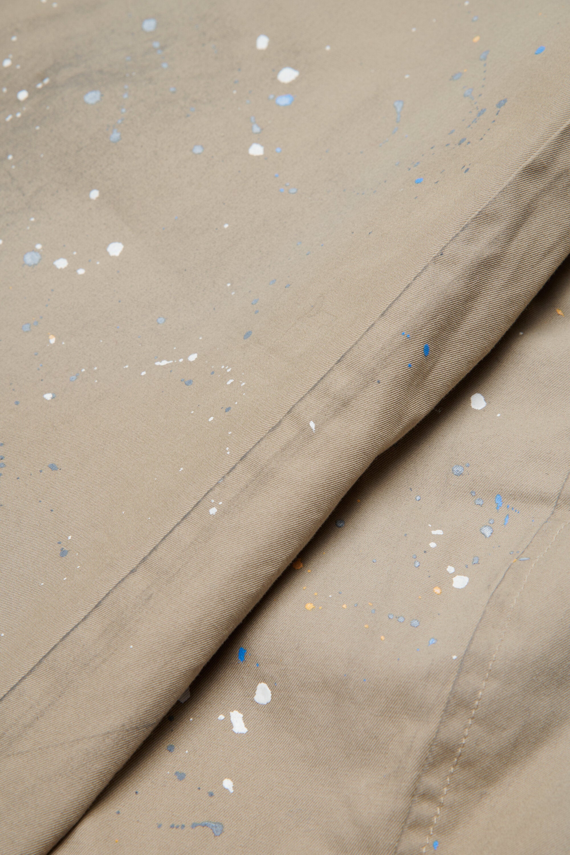 Trench con logo estampado