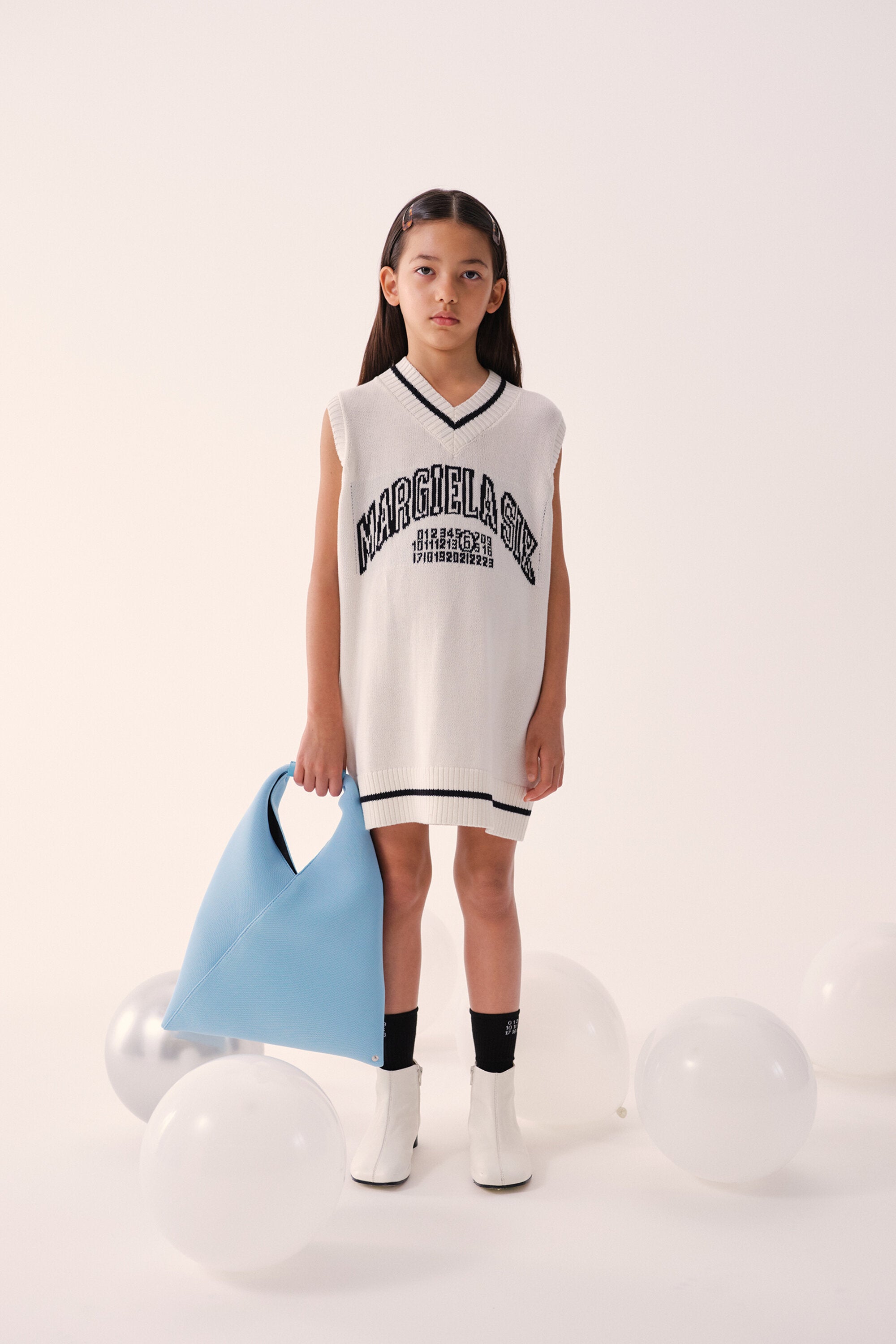 Minivestido sin mangas con escote en V