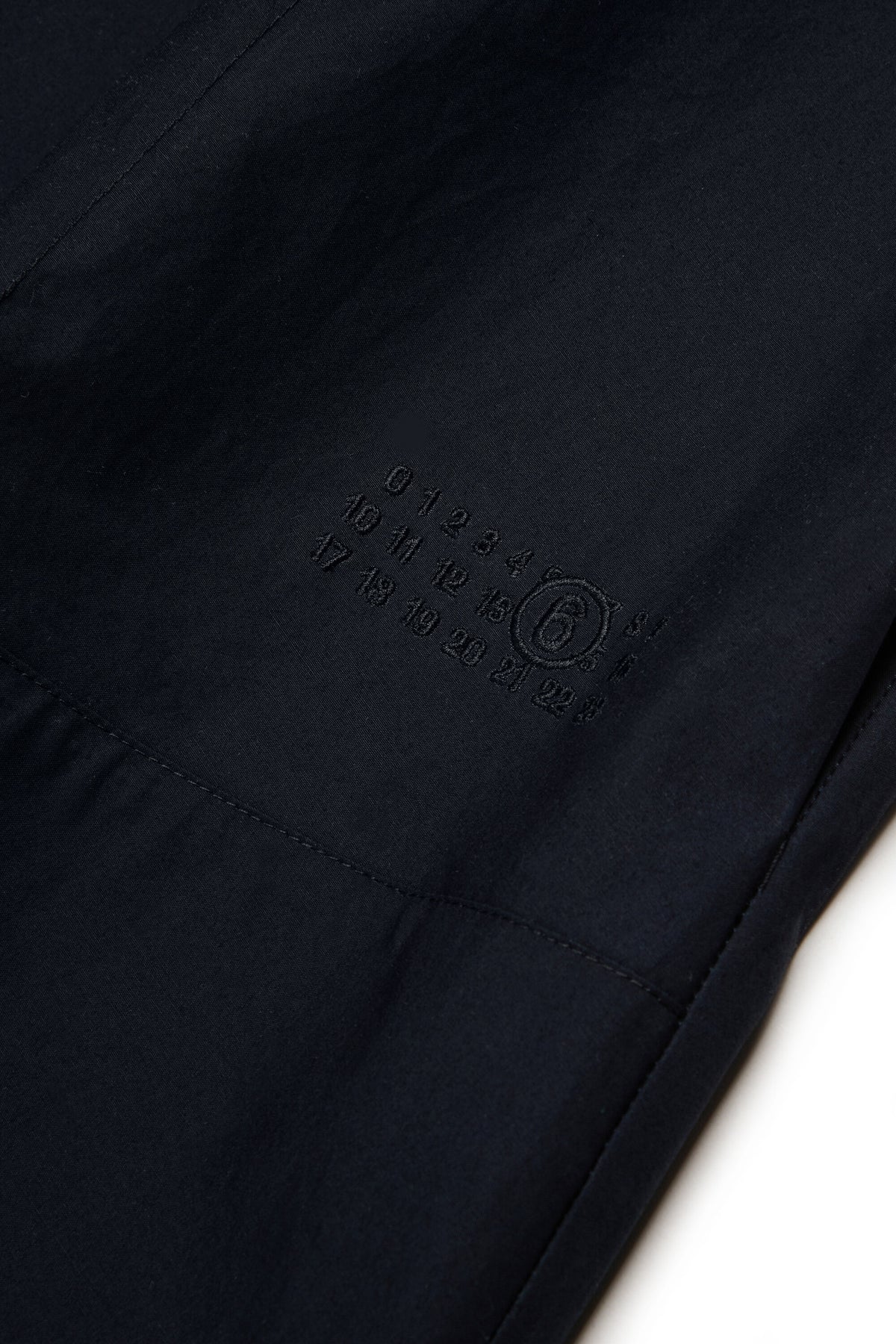 Vestido de manga corta con logo