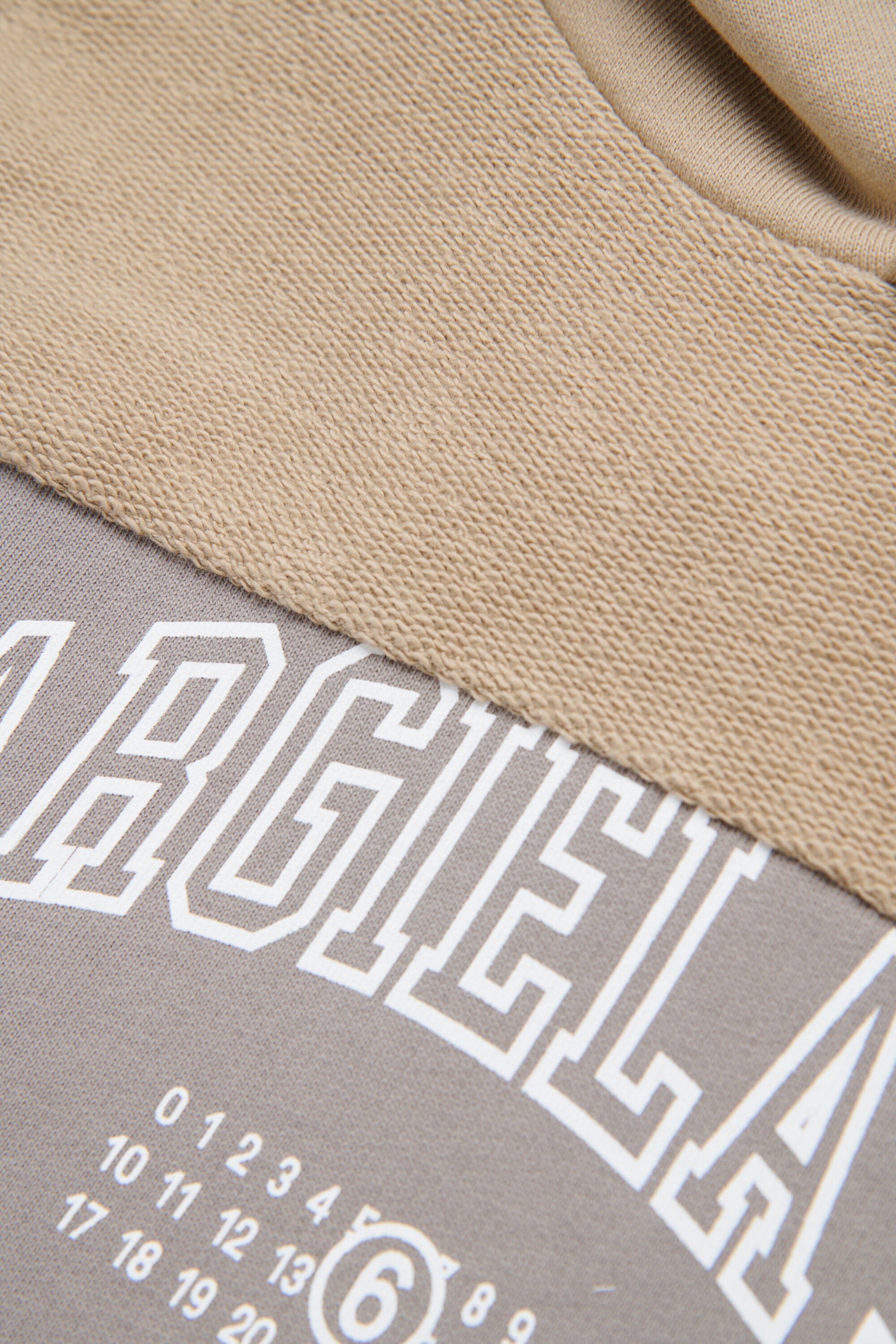 Sudadera con capucha y logo