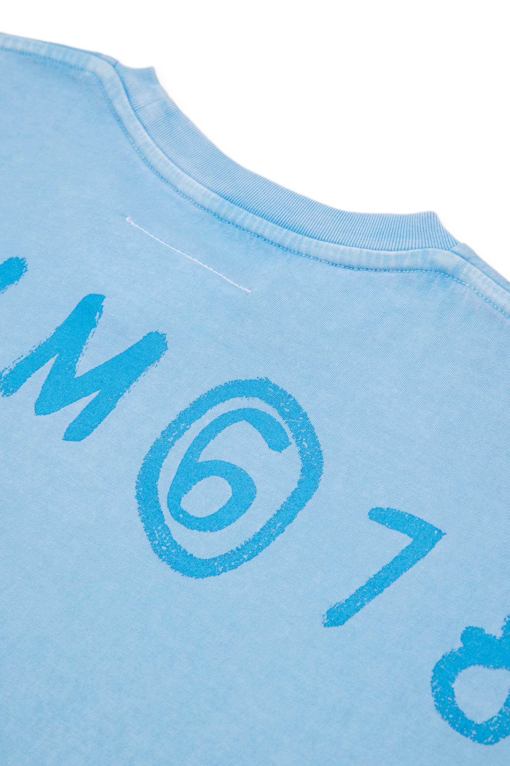 Camiseta de cuello redondo con logo