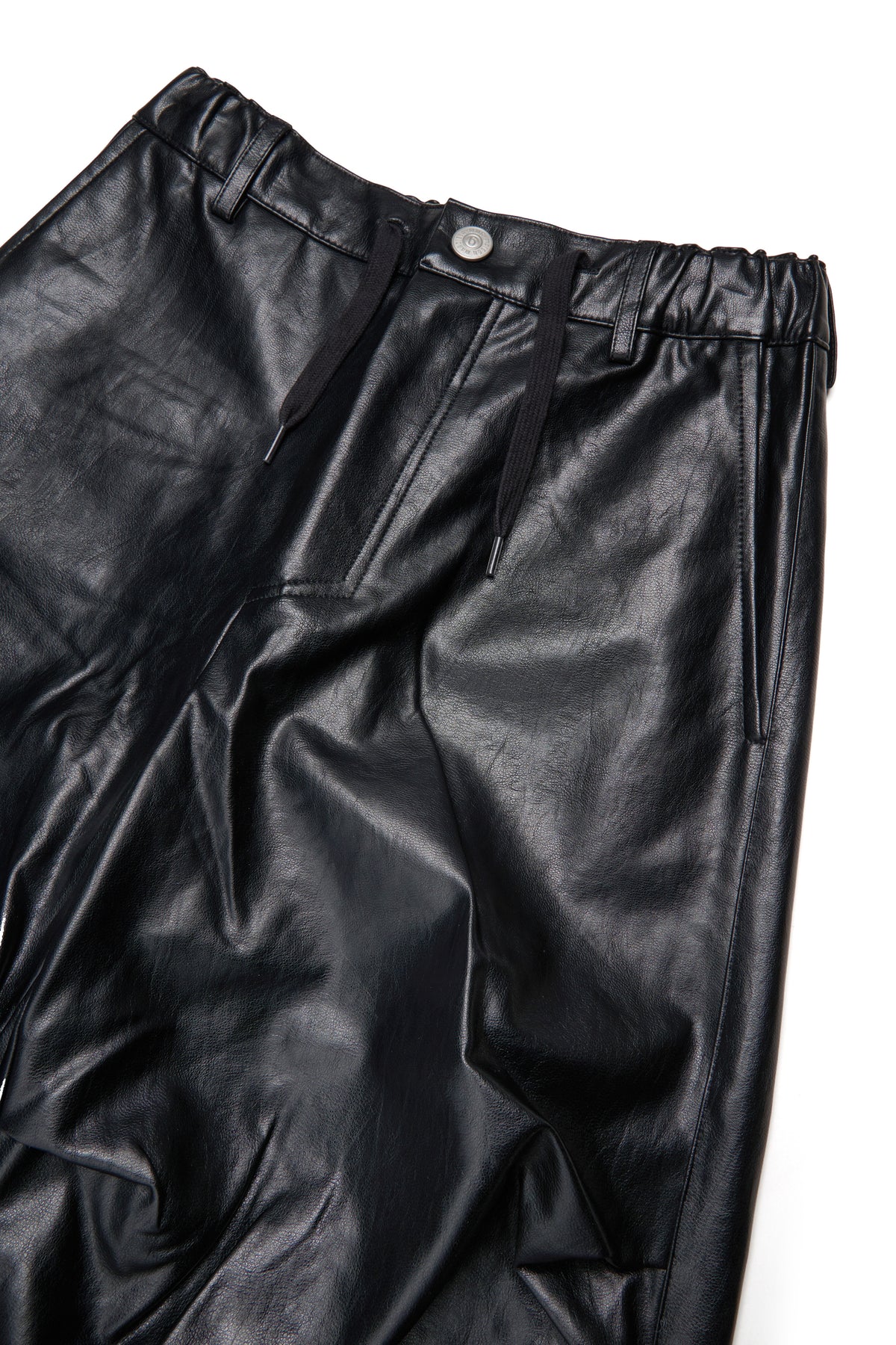 Pantalón corte wide efecto revestido