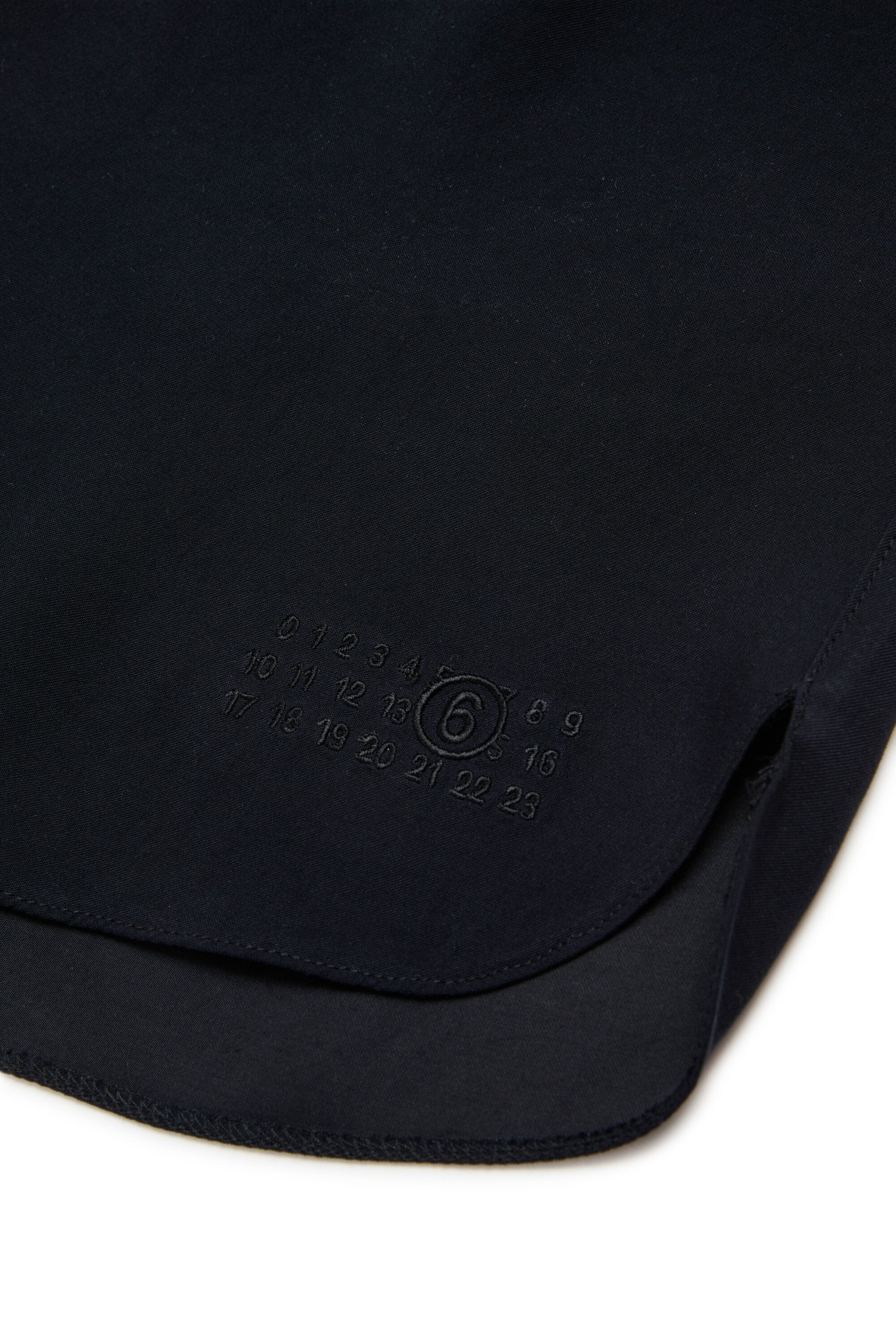 Shorts con logotipo numérico