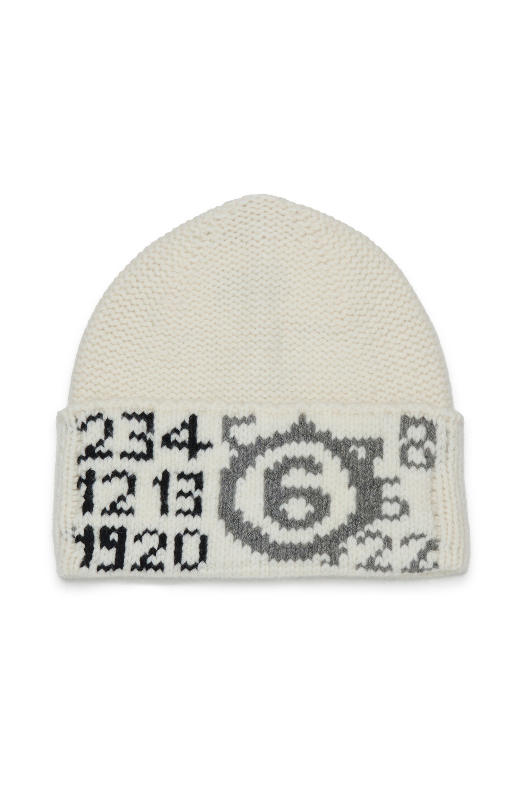 Gorra con logo numérico
