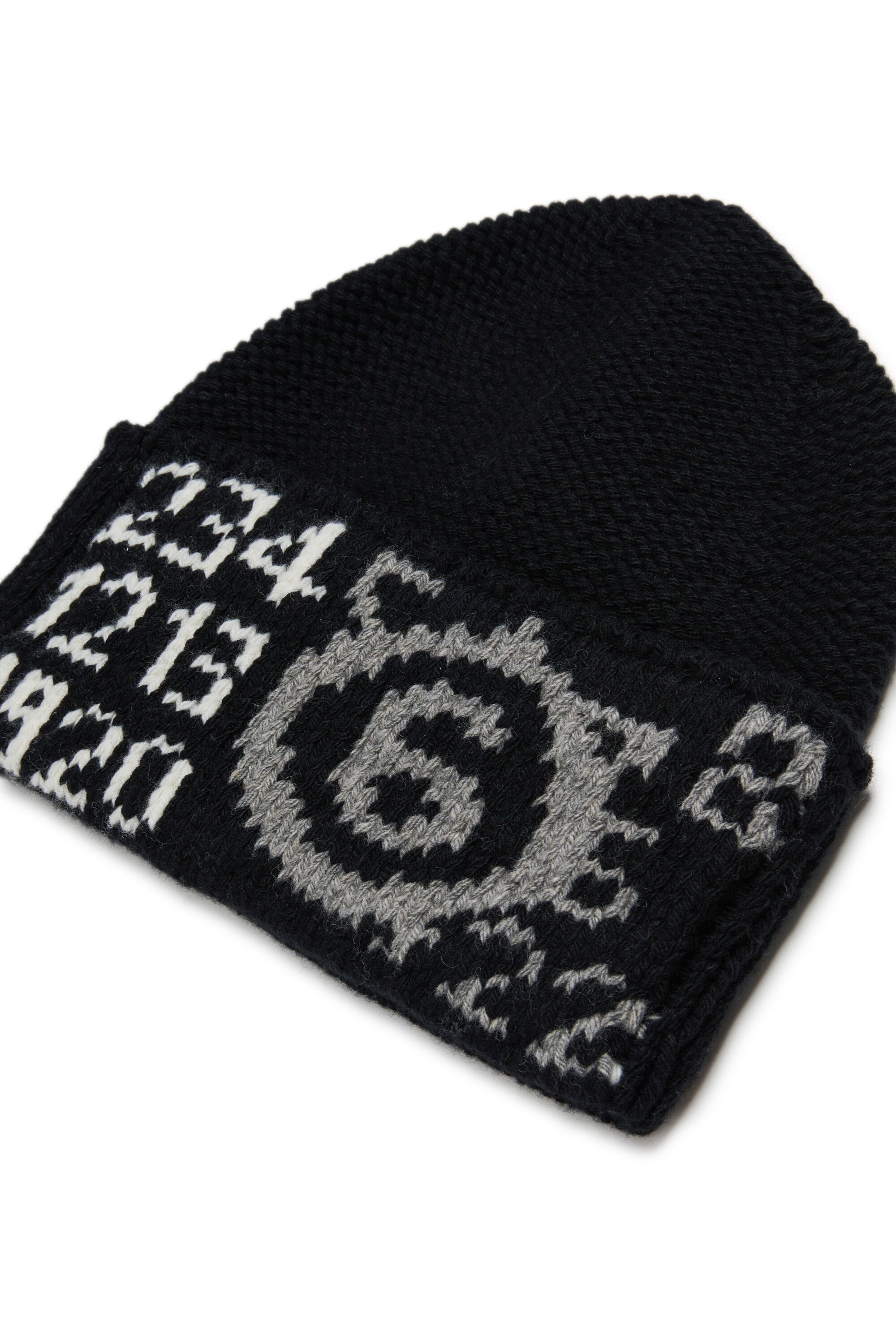Cap with numeric logo