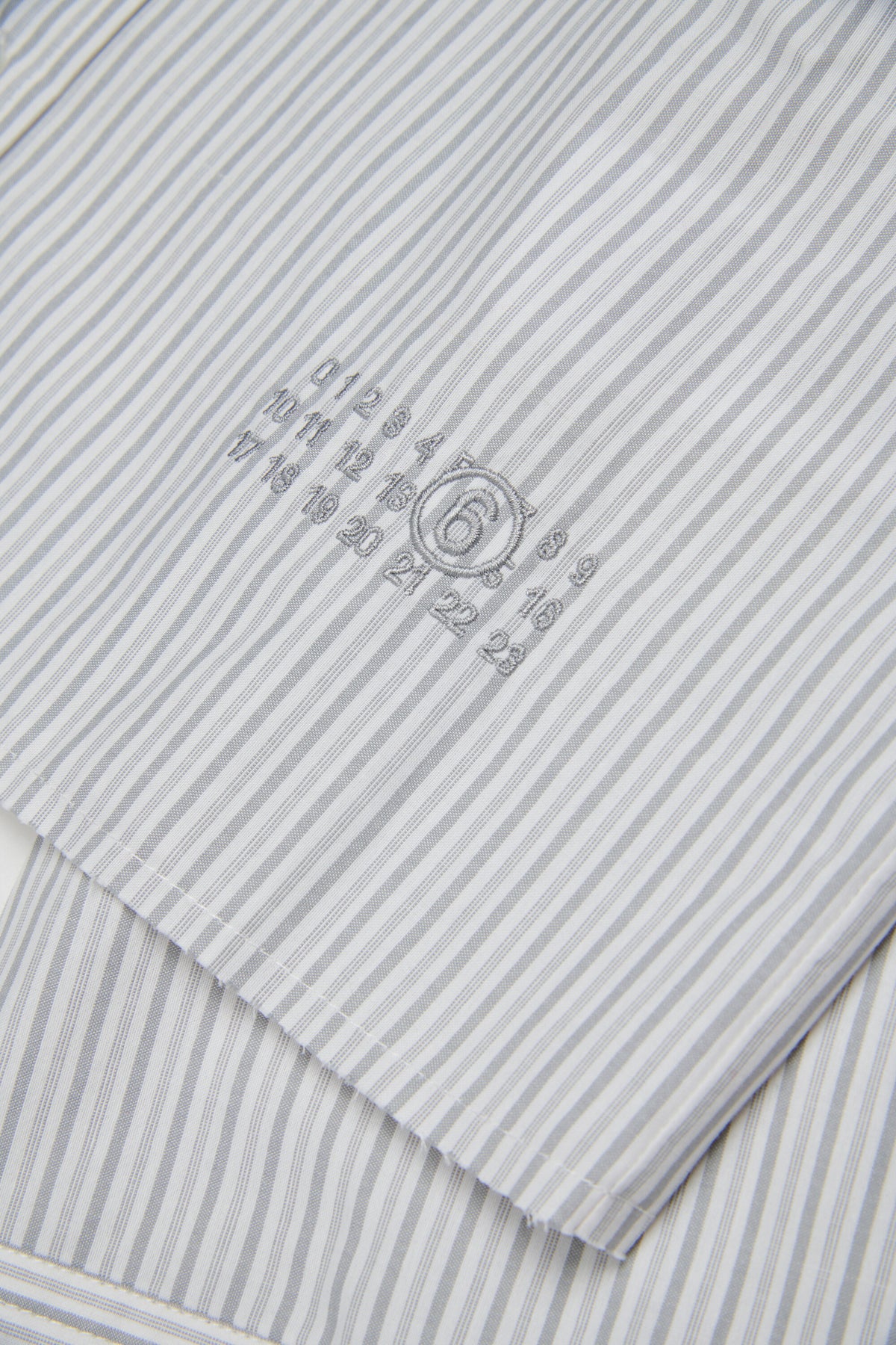 Camisa corta de rayas con logo