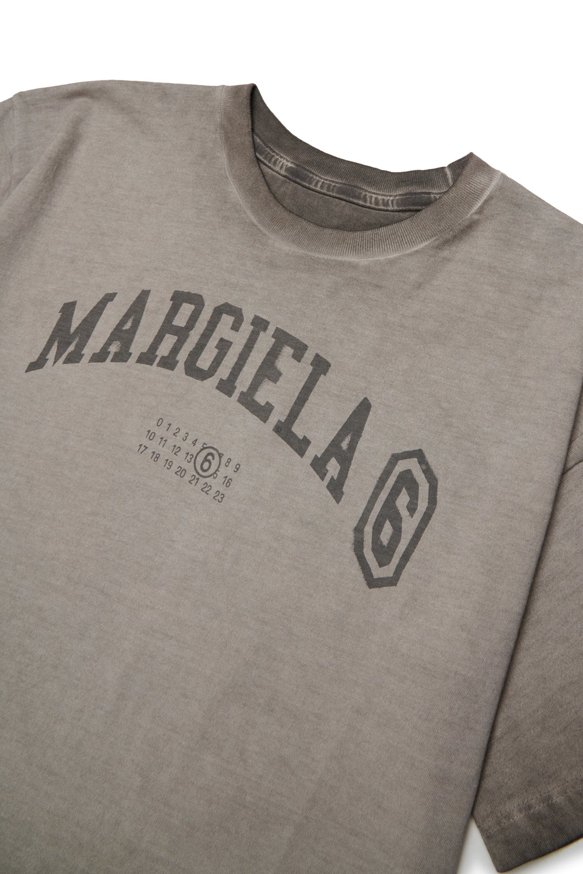 Camiseta de cuello redondo con logo