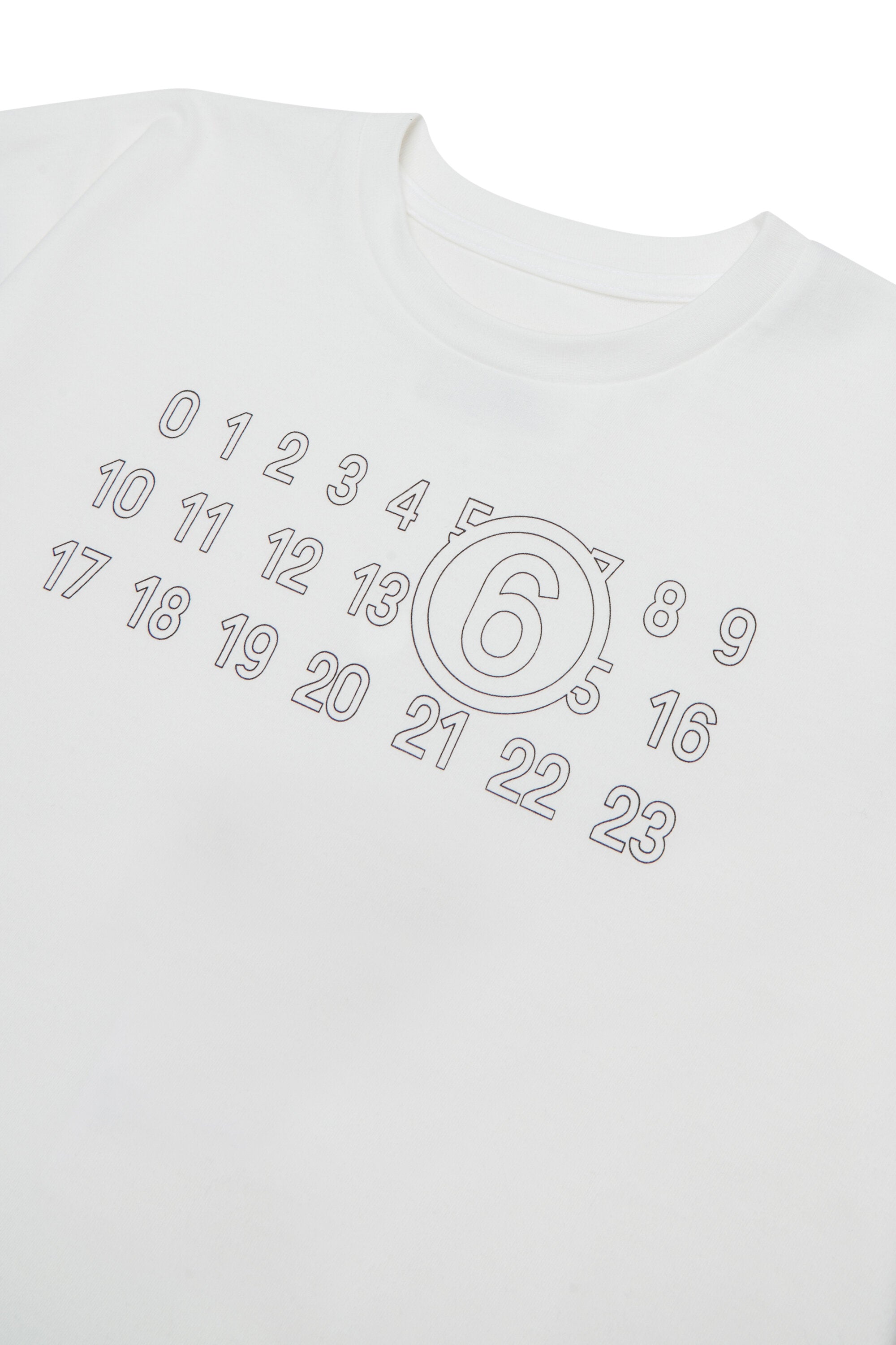 Camiseta con logo en el pecho