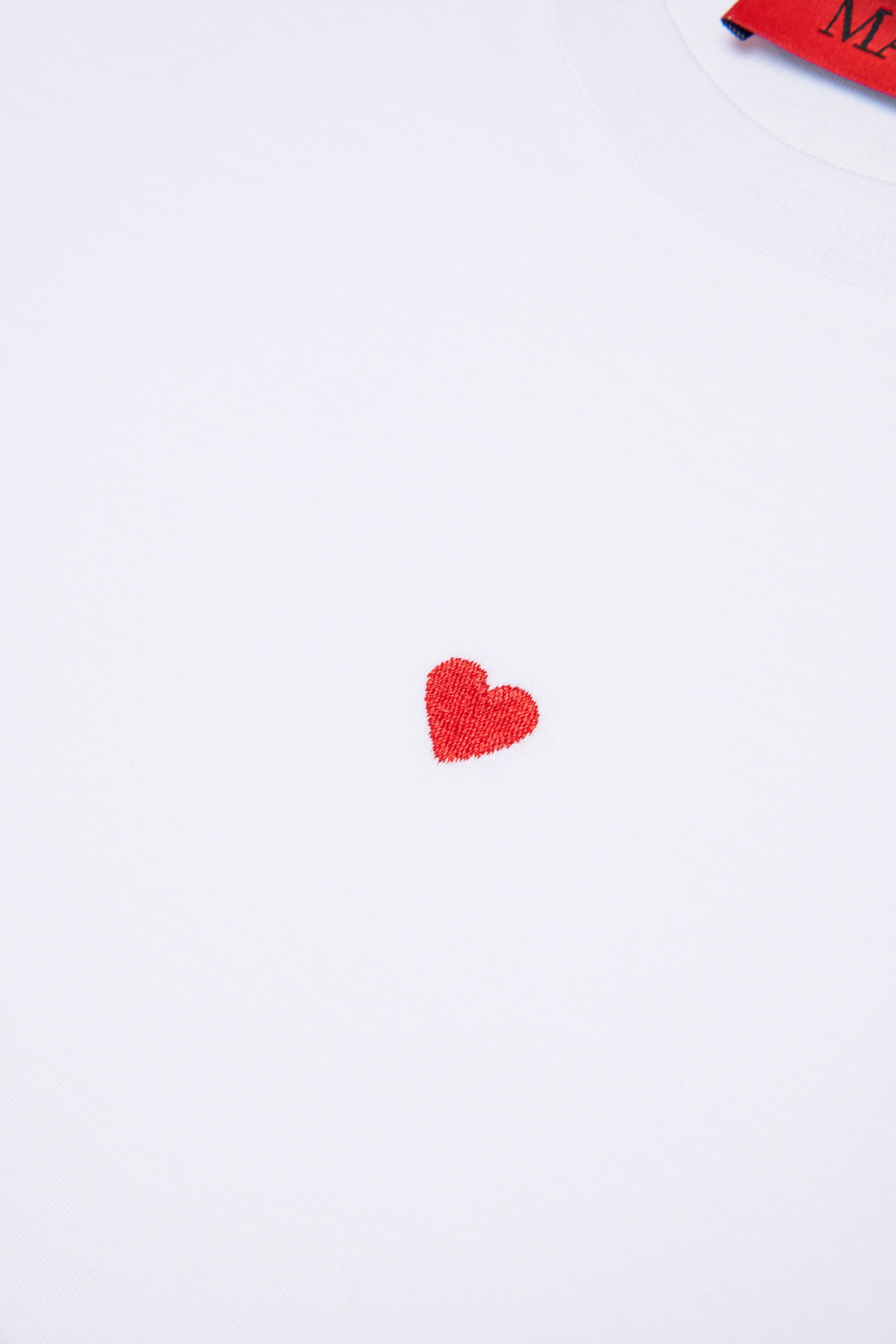 Camiseta corta de punto con bordado de corazón