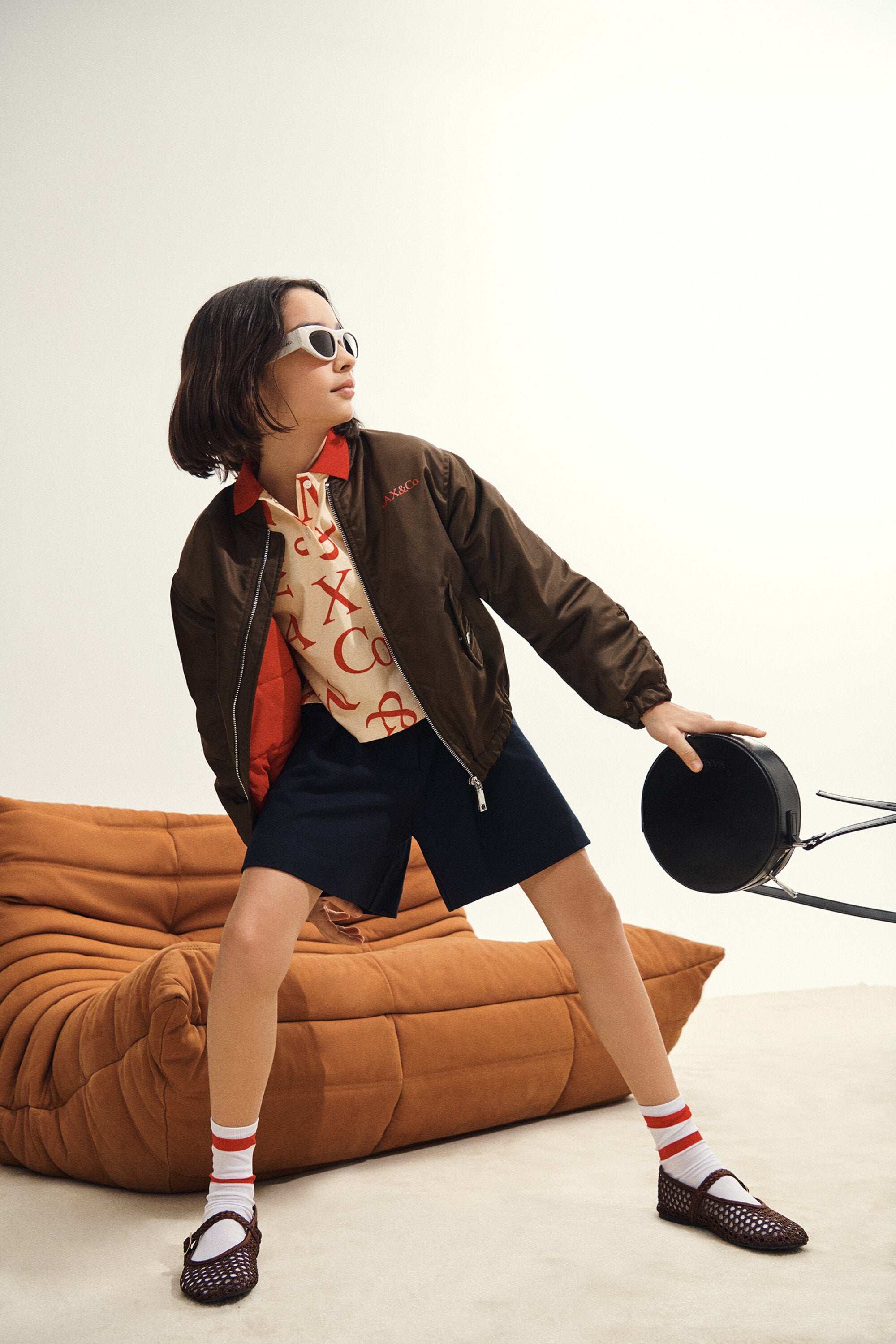 Cazadora bomber con logo estampado