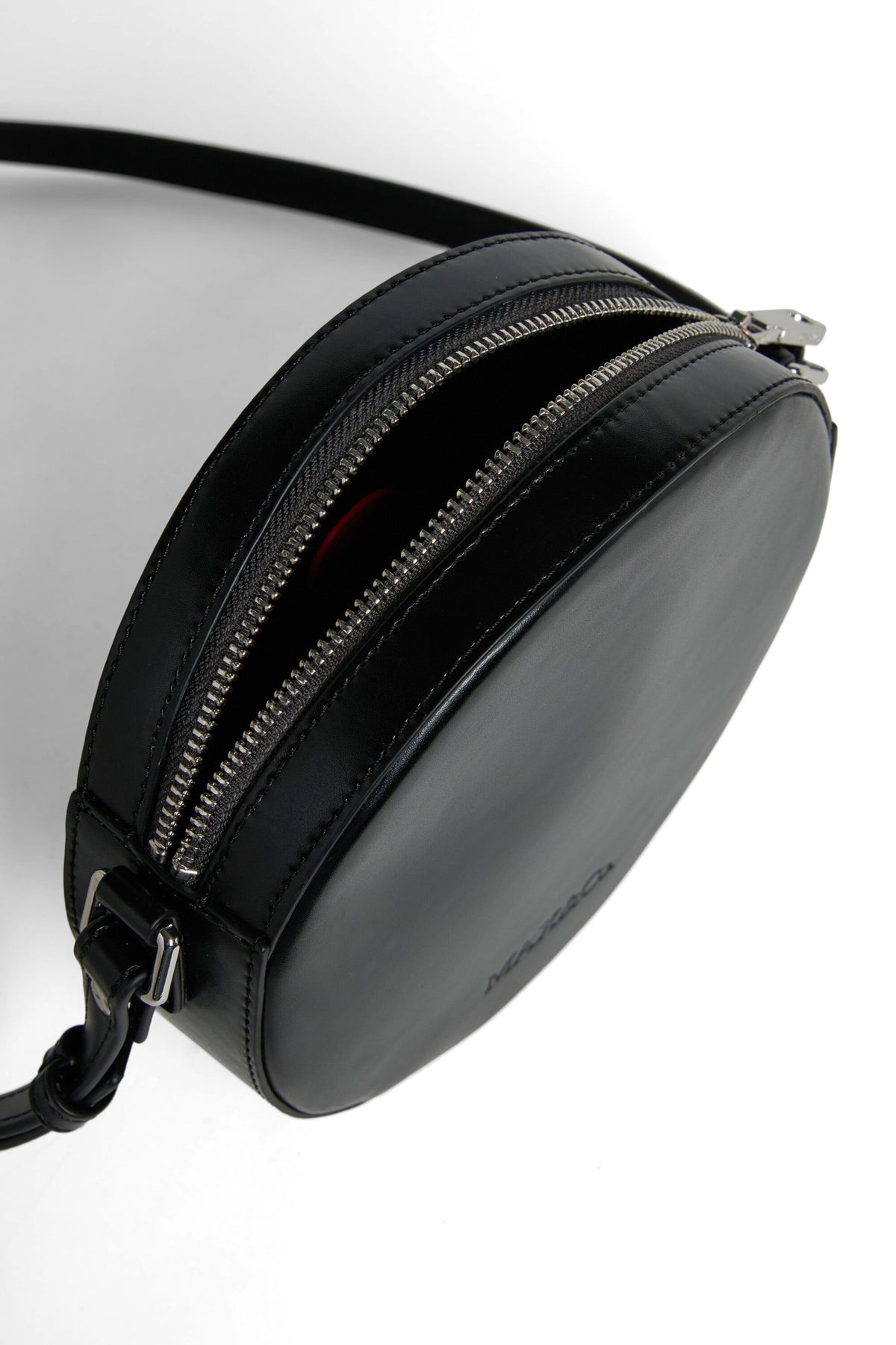 Bolso bandolera con logotipo