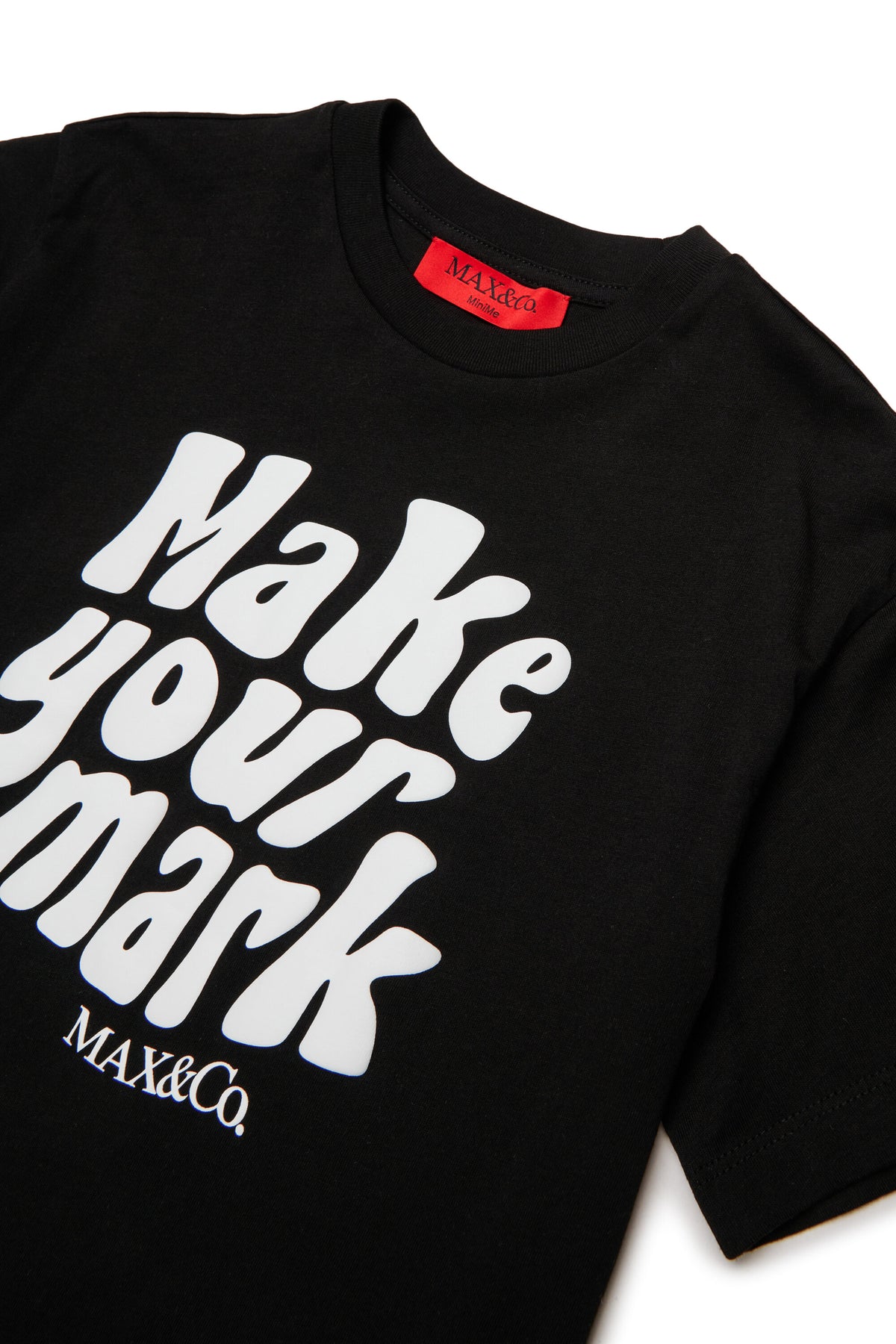Camiseta con estampado delantero y logo