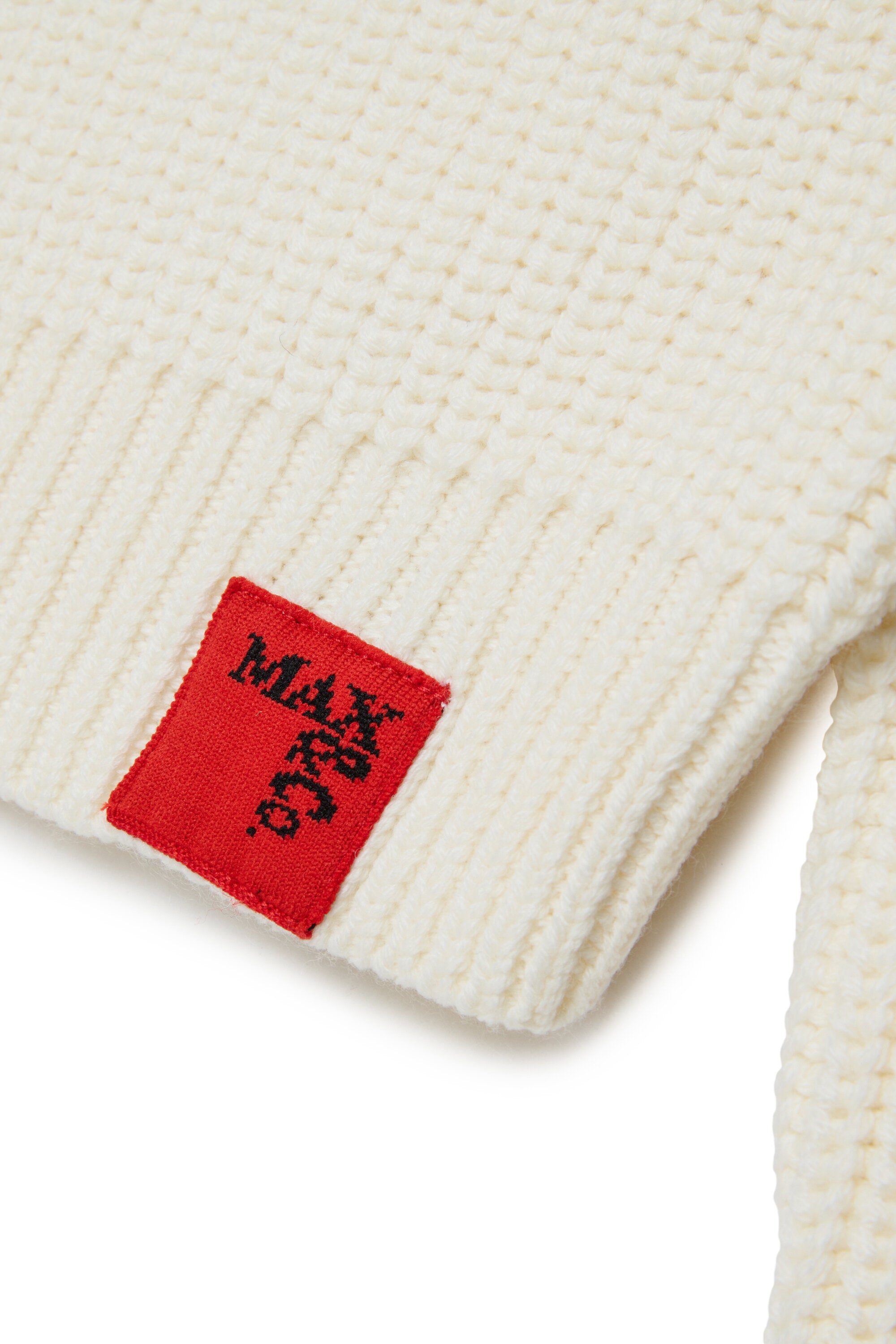 Crew-neck pullover with front lettering