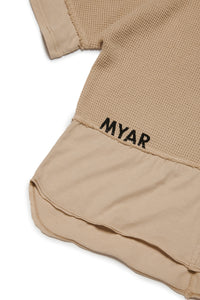 Camiseta en tejido deadstock con logotipo MYAR