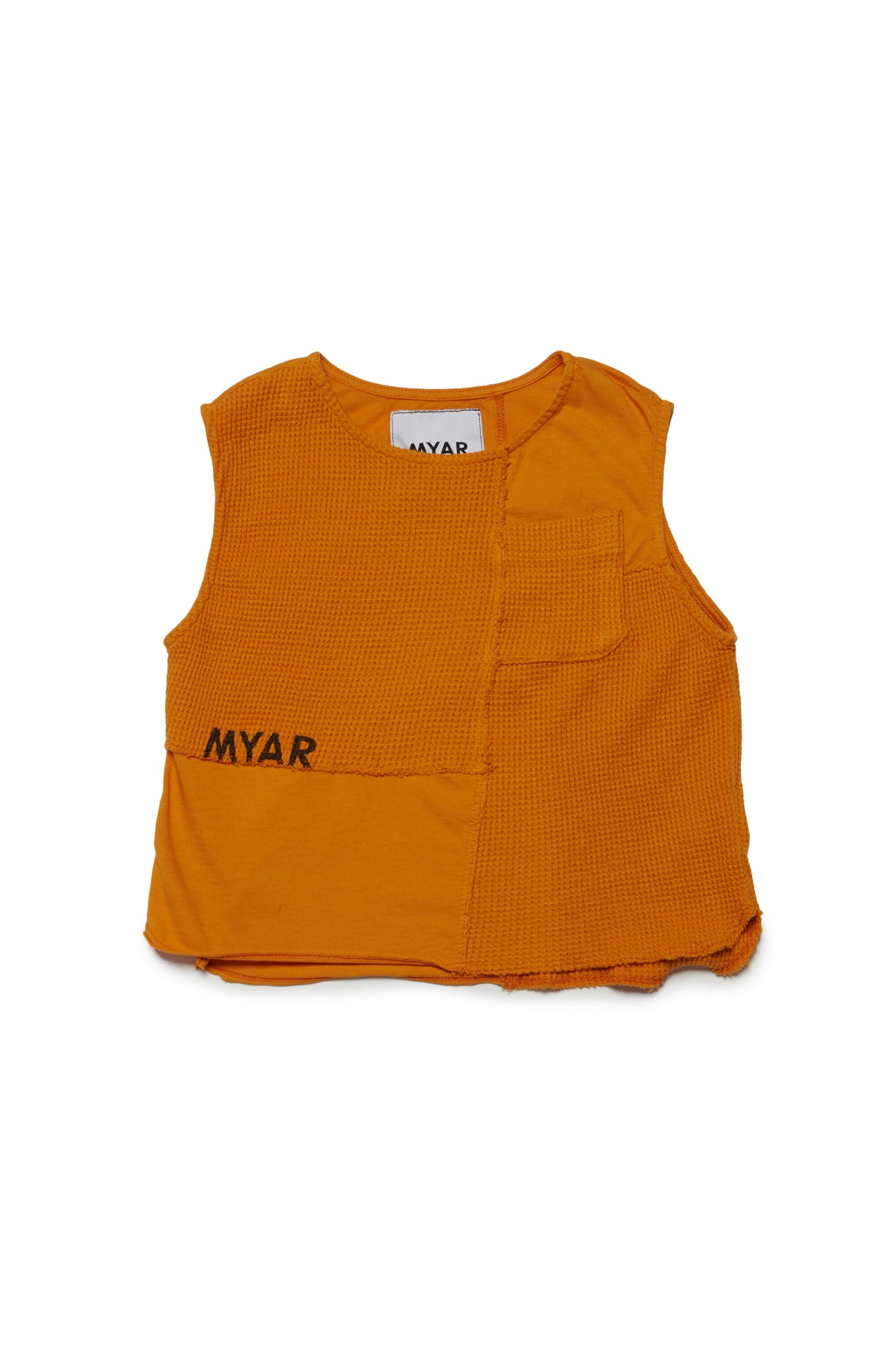 Camiseta en tejido deadstock con logotipo MYAR 
