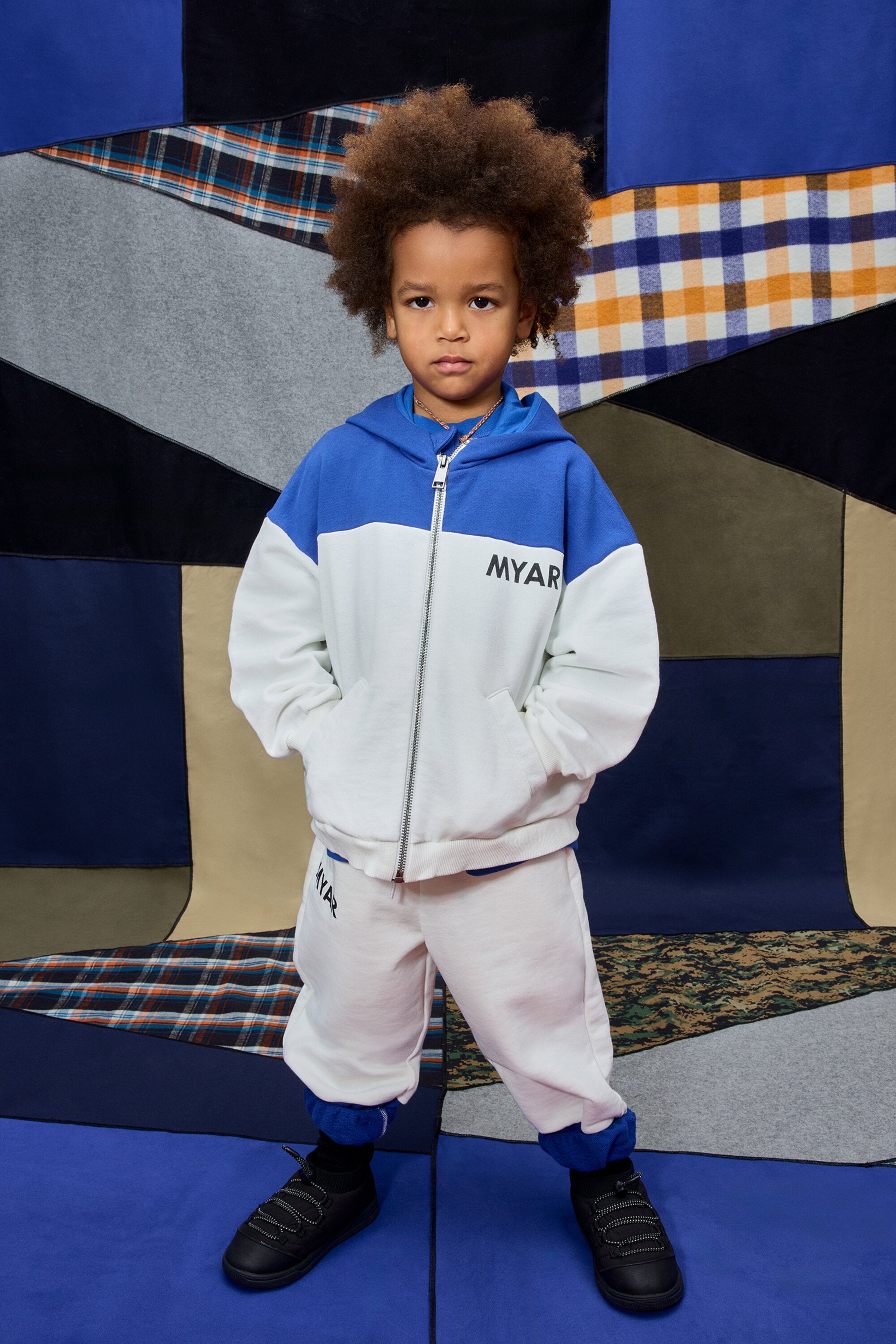 Sudadera con capucha con logo MYAR