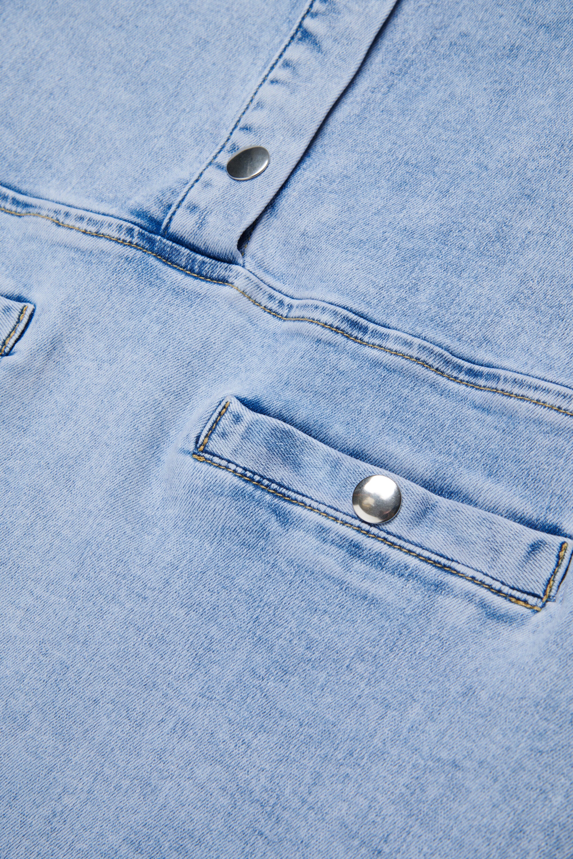 Dress with knitted collar