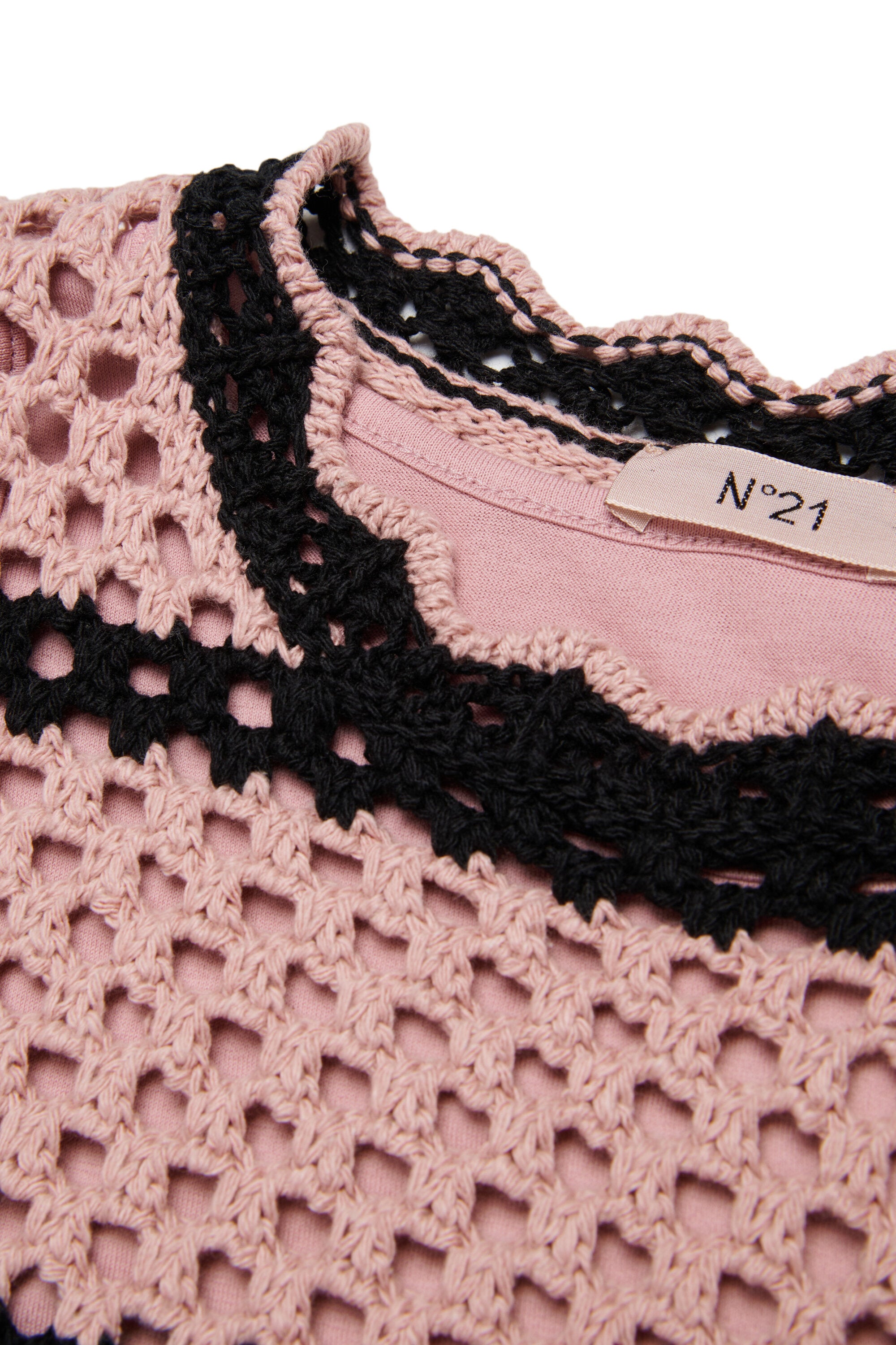 Vestido de crochet con logo