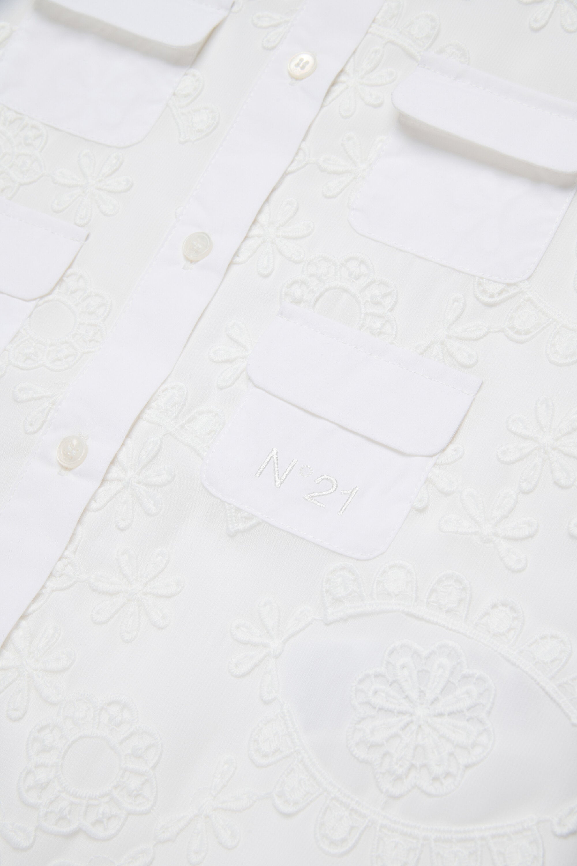 Embroidered short-sleeve shirt