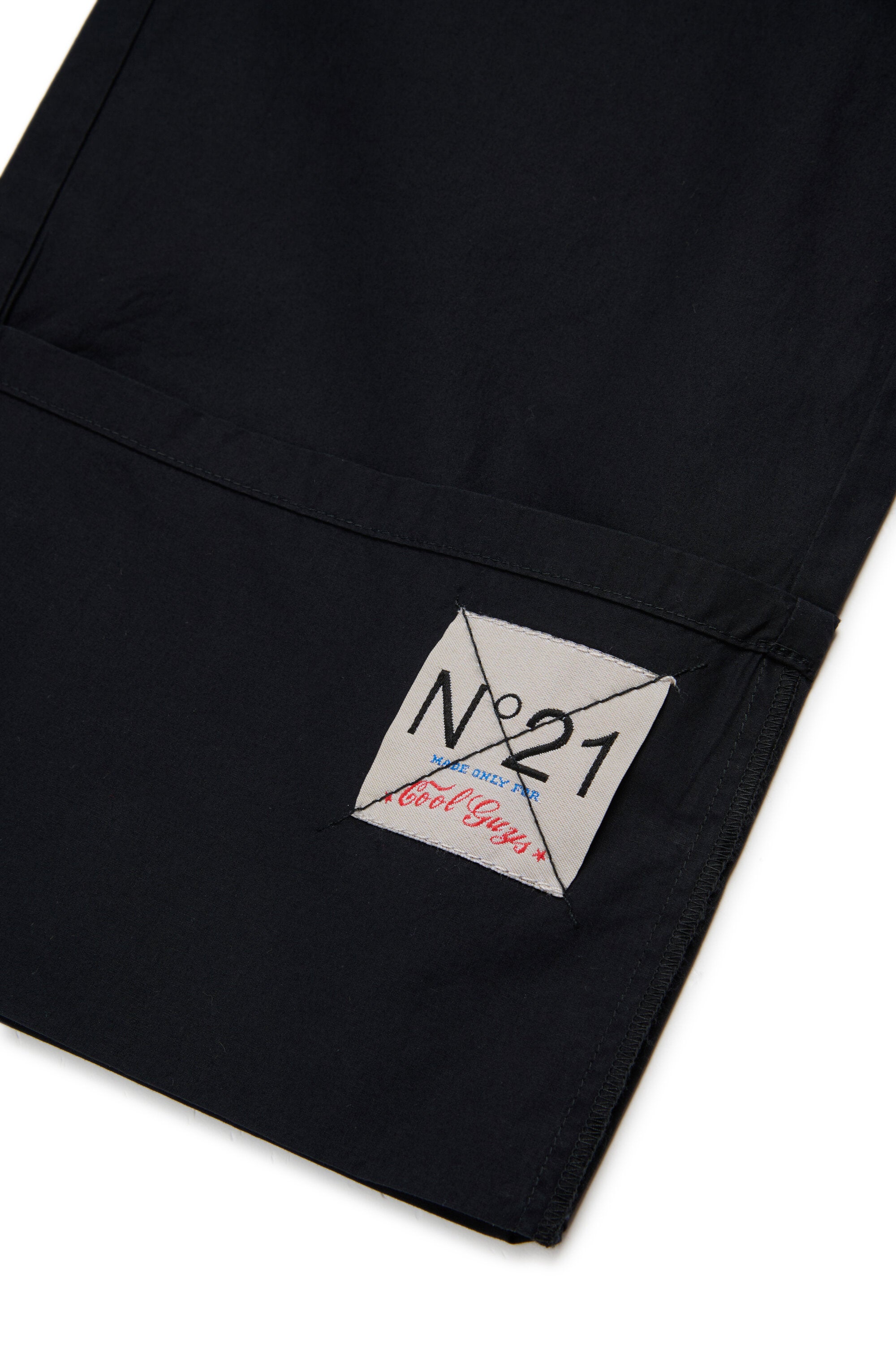 Pantalón con logo y vuelta