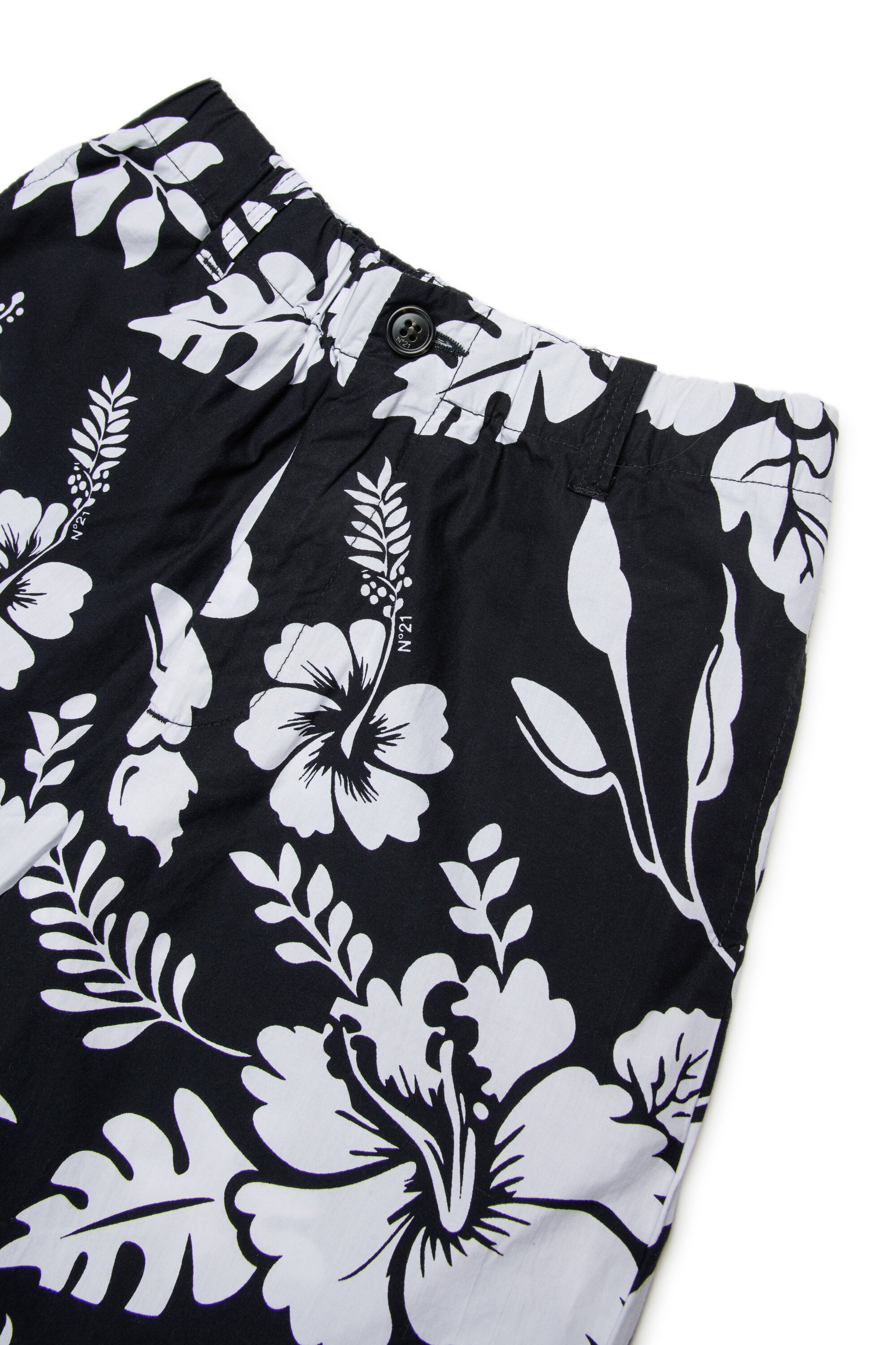 Floral patterned shorts with logo