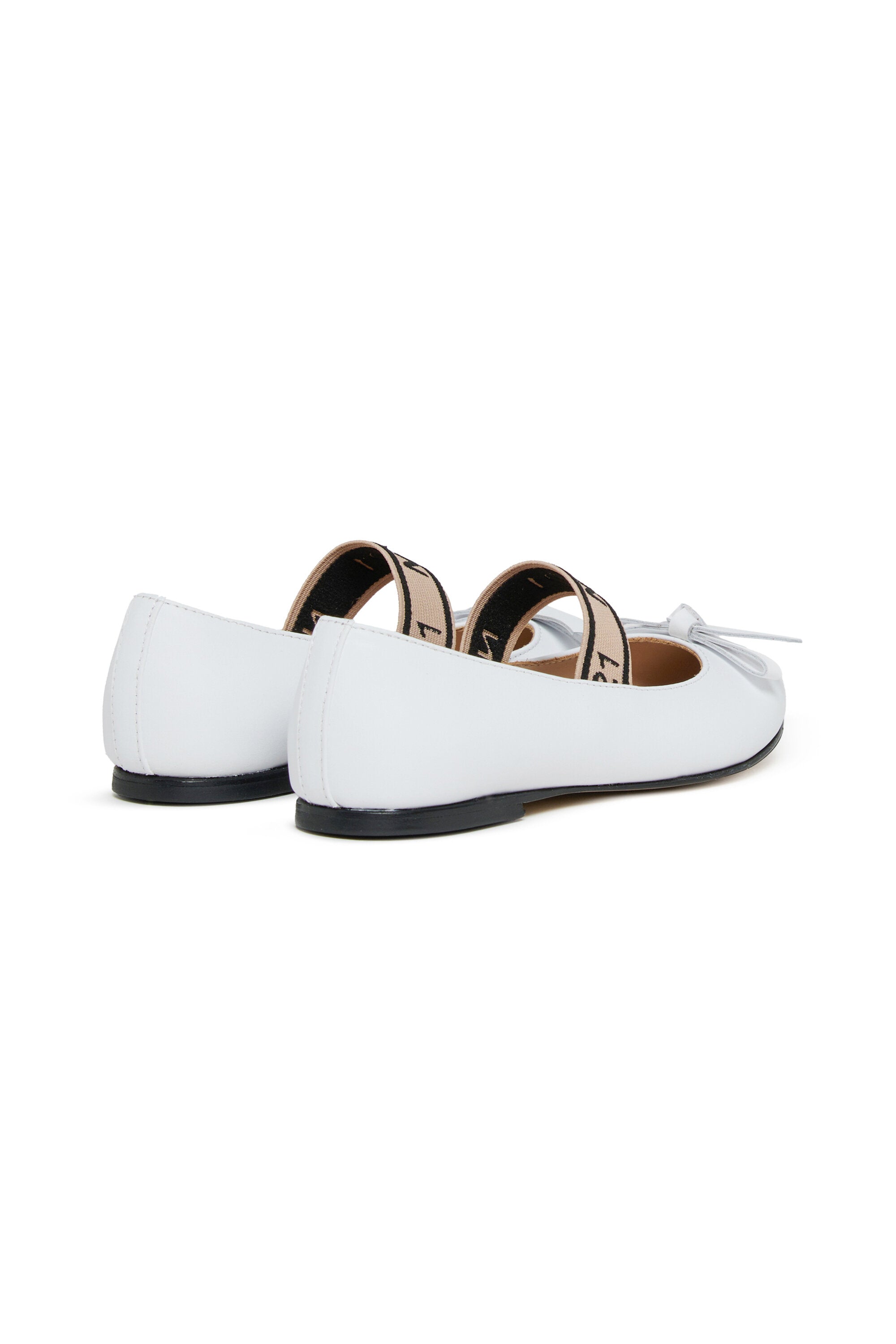 Bailarinas de piel con lazo