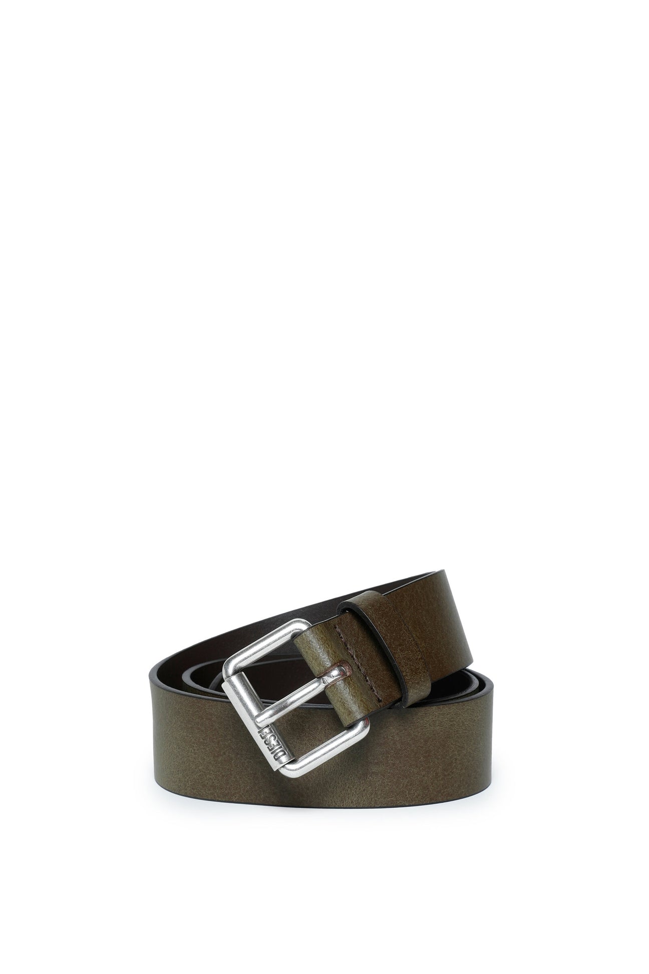 Cinturón de cuero marrón con logotipo en la hebilla Cinturón de cuero marrón con logotipo en la hebilla